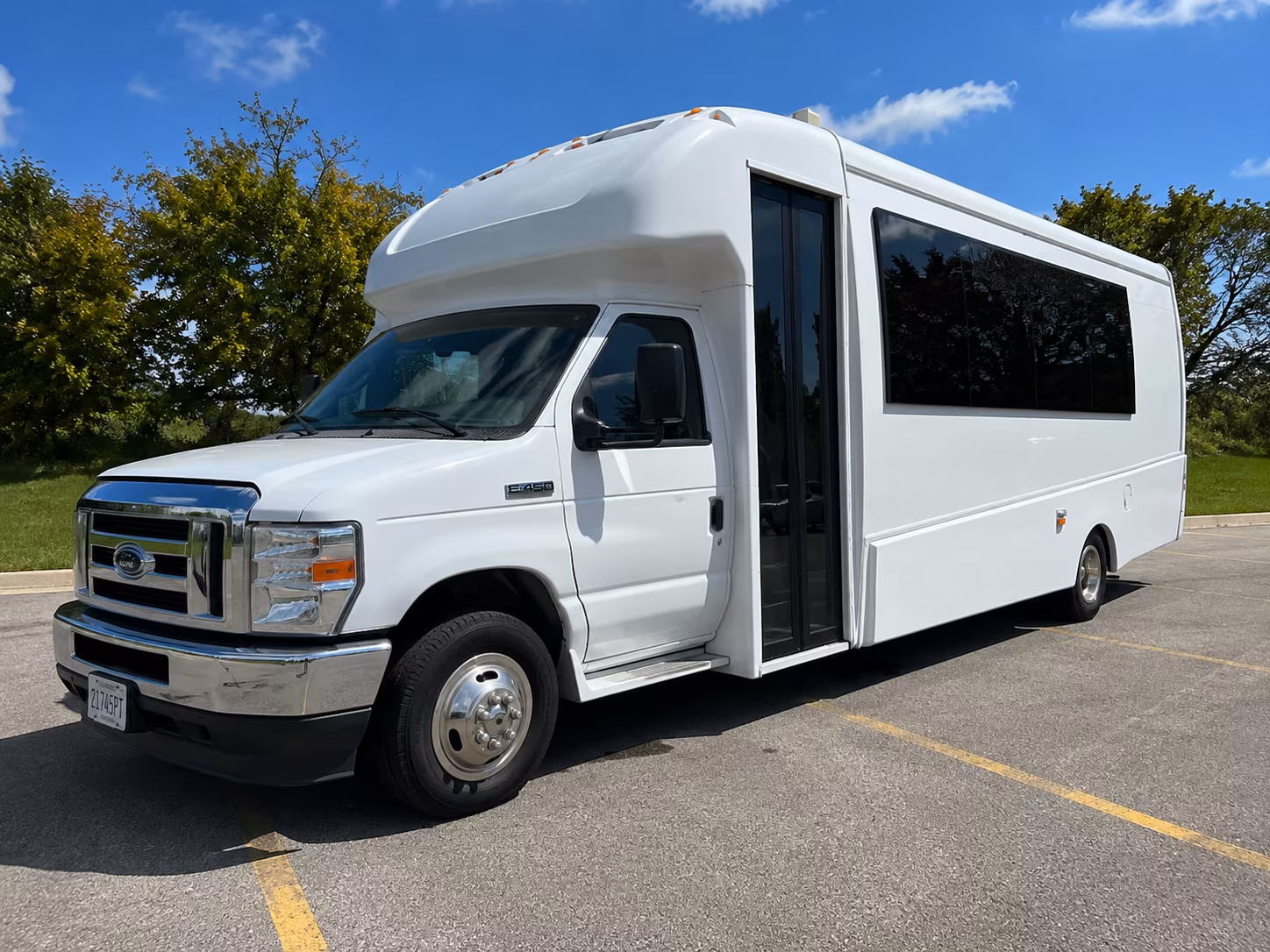 laredo bus rentals