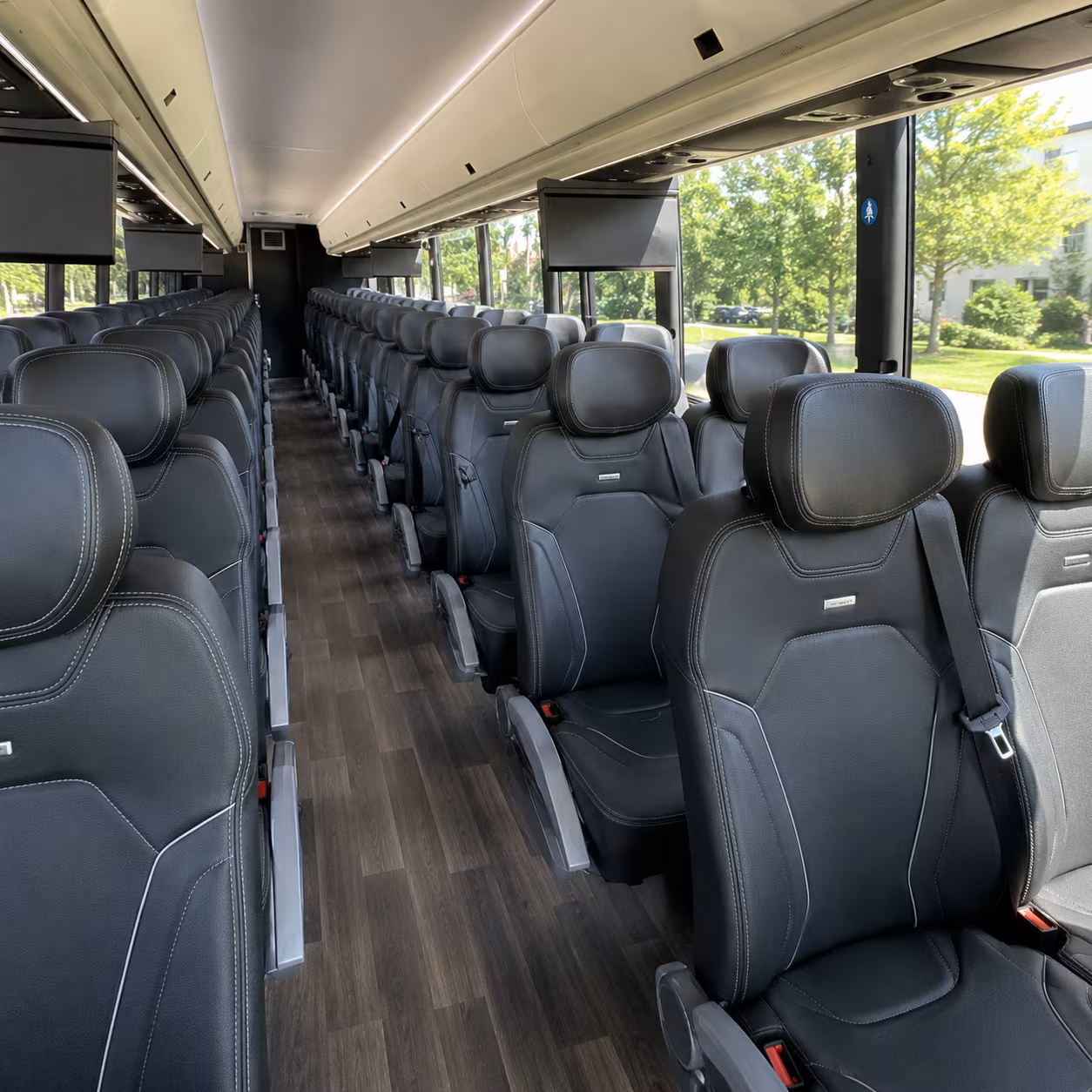 laredo timely charter buses for laredo corporate outings