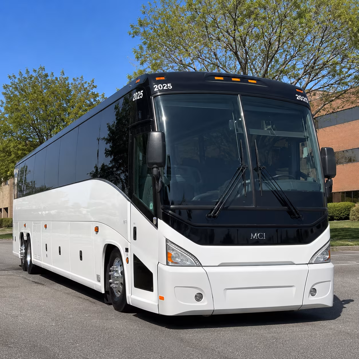 san antonio ease daily commutes with san antonio charter buses
