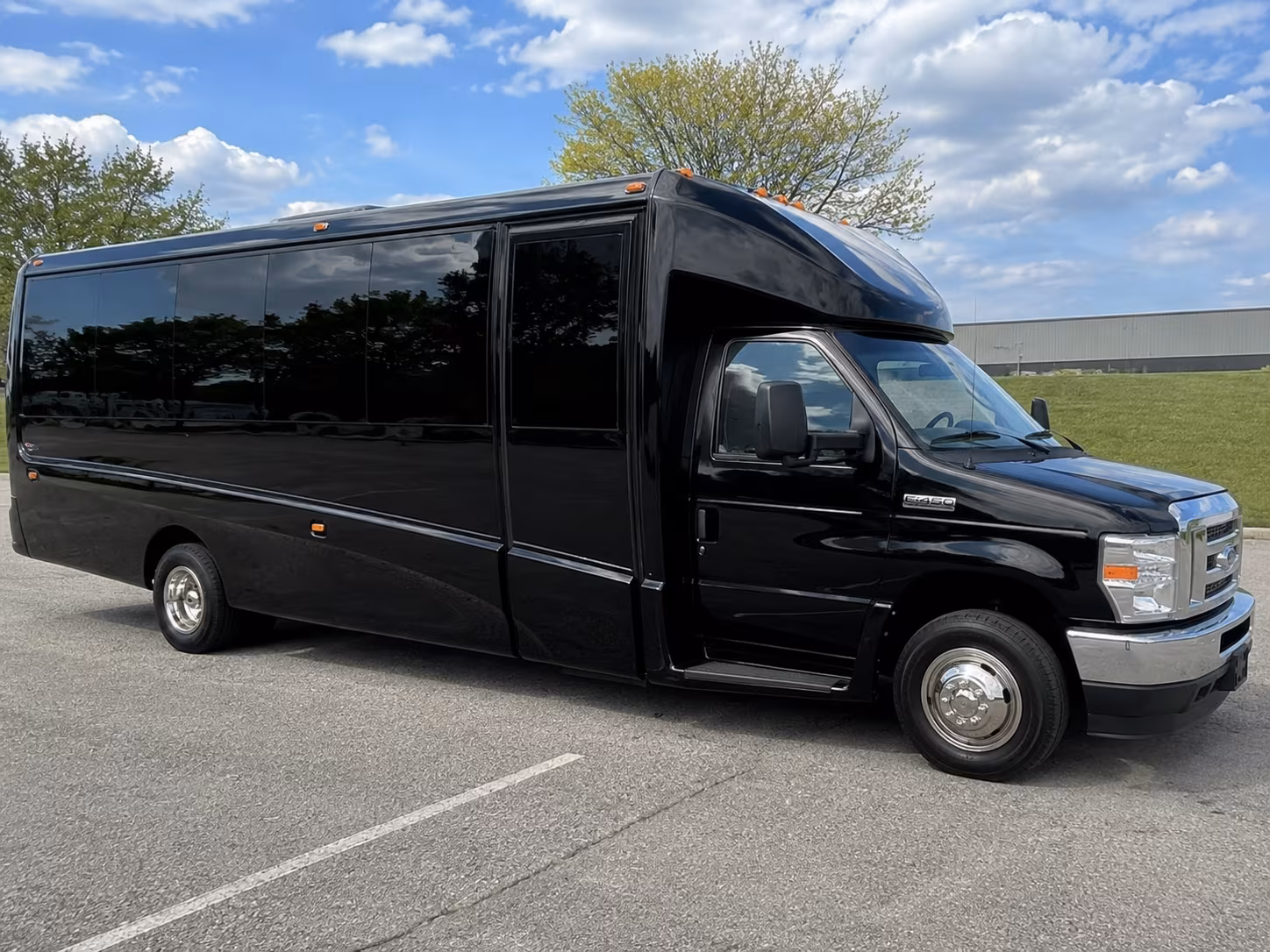 shuttle your wedding guests between mcallen hotels and your pharr venue